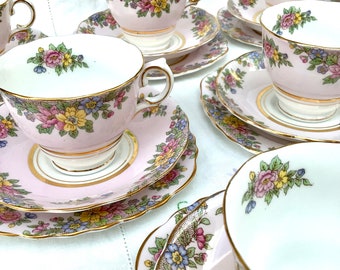 Juego de tres tazas de té vintage Colclough con estampado floral rosa: Juego de porcelana inglesa de hueso.
