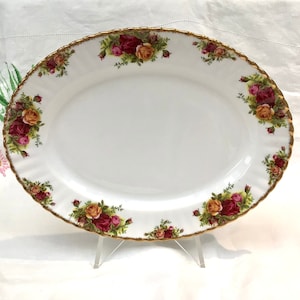 Royal Albert 1st Edition Old Country Roses 13 inch Large Oval Platter, Made in England Fine China, Afternoon Tea, Cottage Core, Replacement