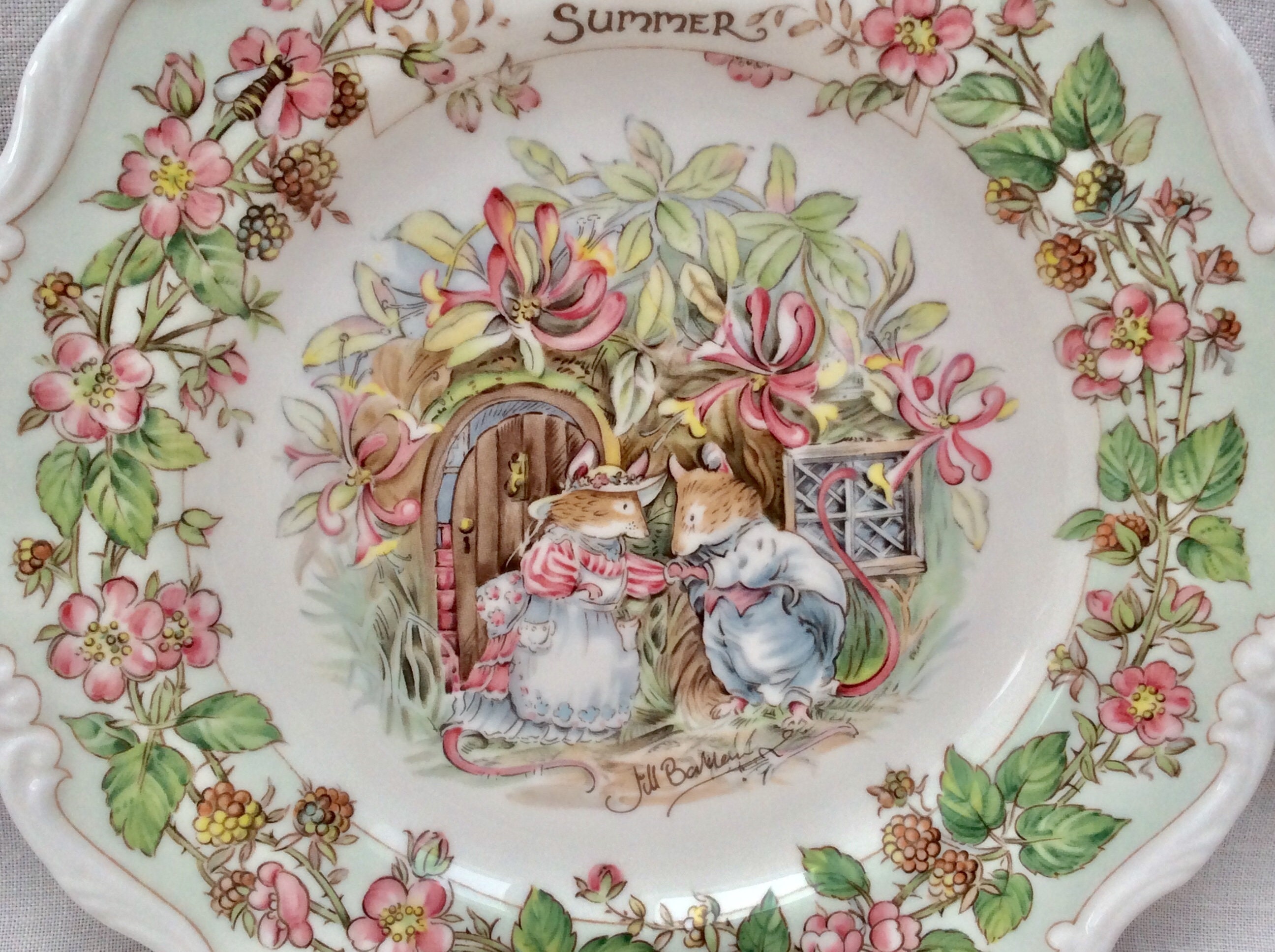 Brambly Hedge Royal Doulton Summer 8 Inch Collectable Plate