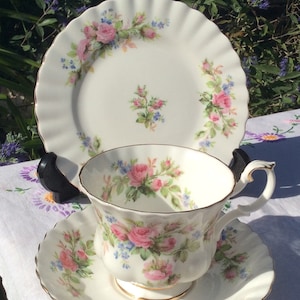 Royal Albert Moss Rose FULL SIZE Teetassen-Trio, hergestellt in England, Fine China, Teeparty, besonderes Geschenk für Sie, Muttertagsgeschenk