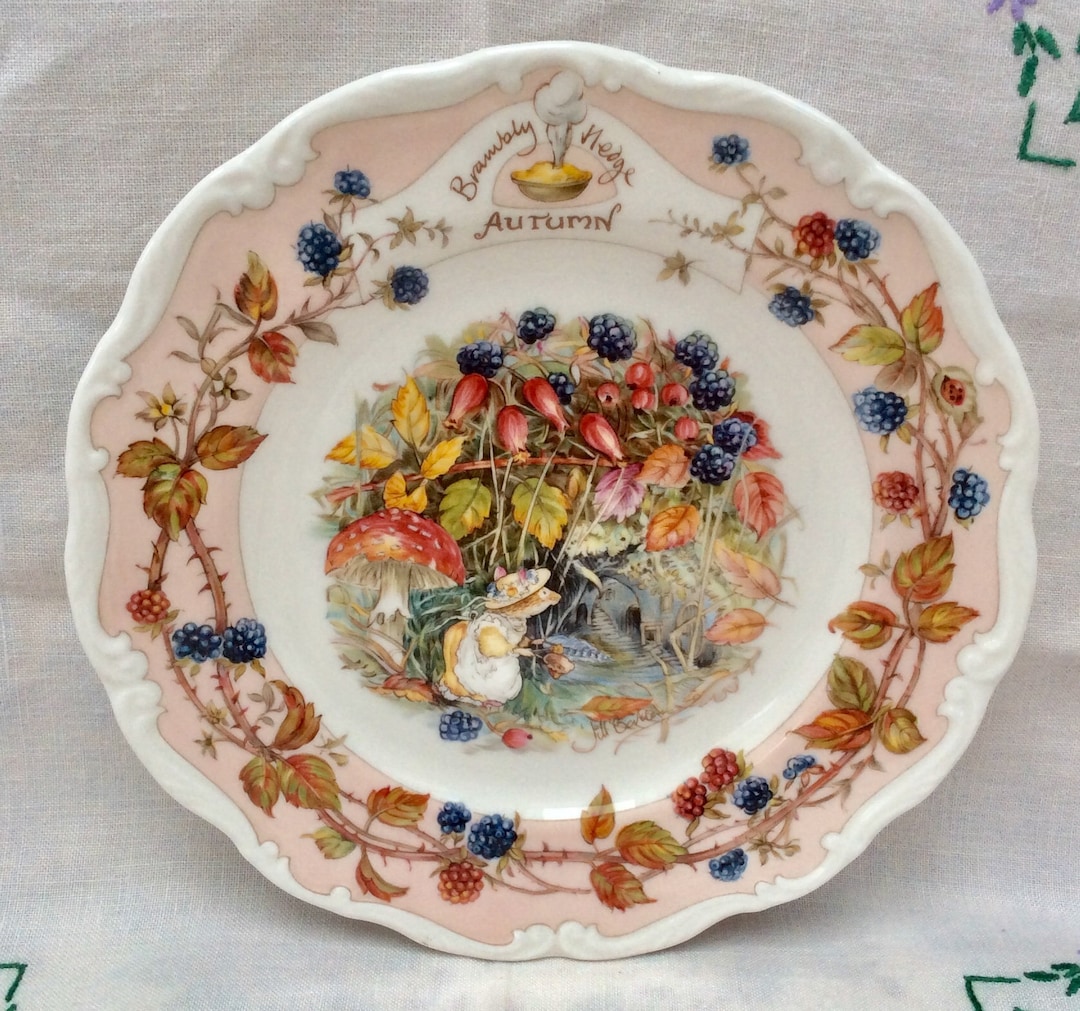 Brambly Hedge Royal Doulton Plate: Autumn Collectable English
