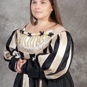 Renaissance Kleid Lucrezia Borgia 16. Century Carnevale, Custom sized