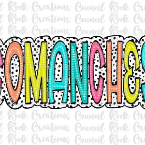 Puede incluir: Arte de palabras colorido con la palabra "COMANCHES" en una fuente en negrita y con contorno. Las letras están rellenas con un arcoíris de colores y tienen un fondo de lunares blancos.