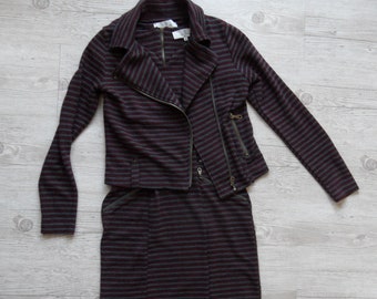 Set vintage gestreept rokkostuum: paarse blazer, Europese maat