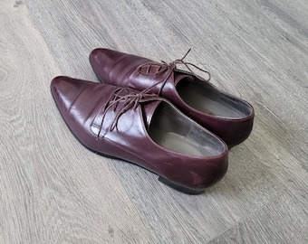 Vintage oxblood red lace up shoes / leather women flat oxford with pointy toe / Size 7 UK / Hōgl