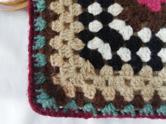 Vintage crochet handbag with wooden top handle / … - image 6