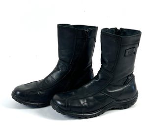 Vintage Black Leather Flat Ankle Boots: Women Biker Footwear, Size 38EU 7US