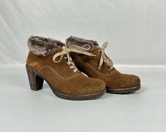 Vintage bruine suède enkellaarsjes met veters: dikke hak, maat 39EU/8US