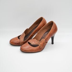 Vintage Brown Leather Stiletto Pumps: EU 38, Made in Spain