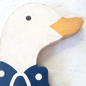 vintage Décor de canard de Pâques en bois sur le stand grand jouet peint à la main figure doiseaux image 8
