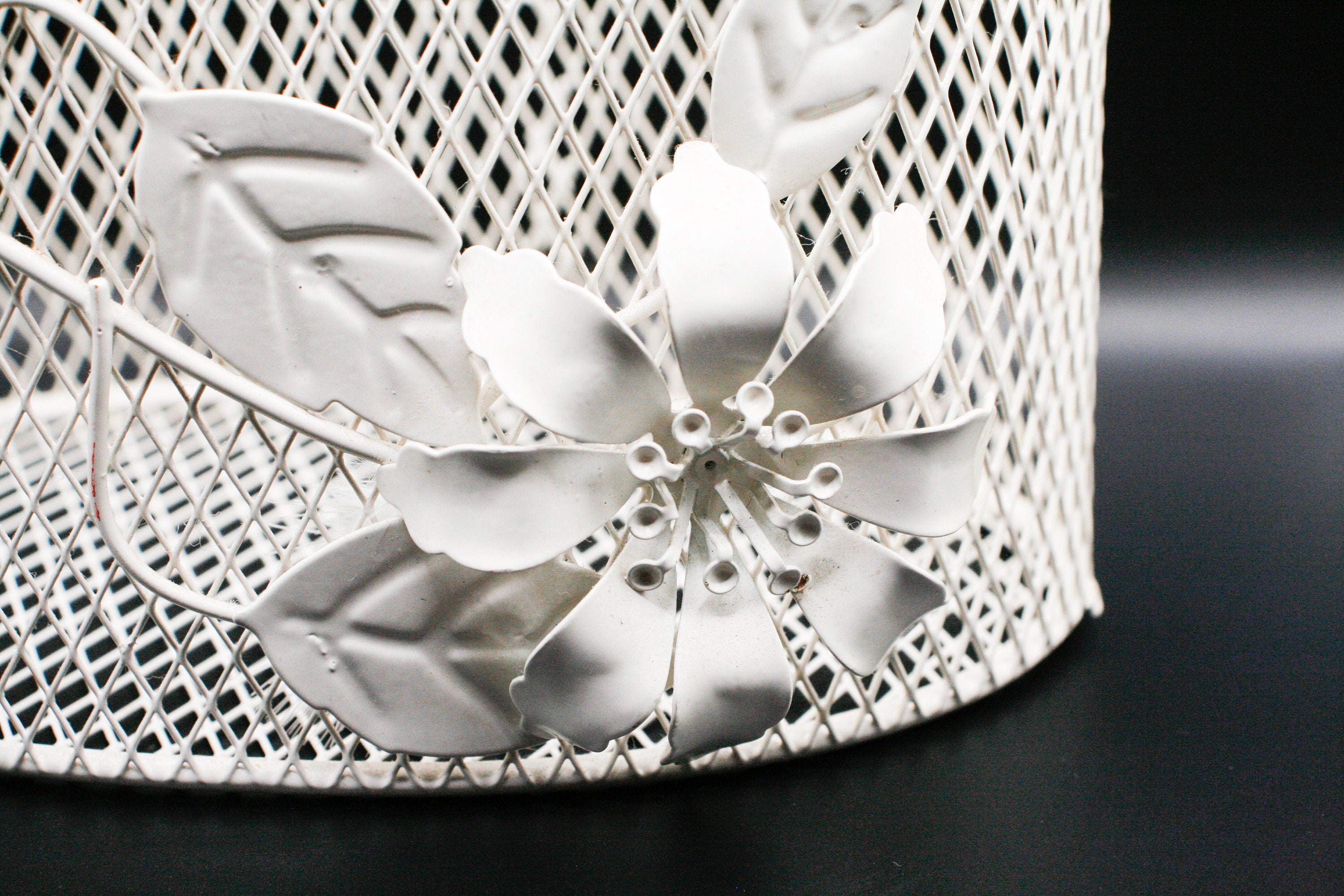 Wire Tableware Vintage Metal Wire Basket With Flowers in off White | Home Decor ...