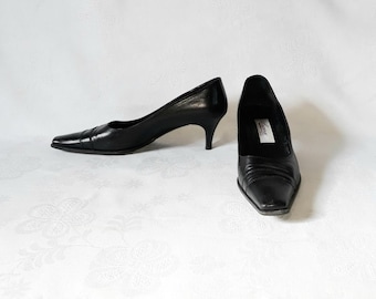 Escarpins en cuir noir vintage pour femmes / talons bas à bout carré et taille 39EU 8US / Fabriqué en Italie