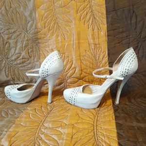 vintage gray platform shoes / strappy pumps stiletto heels / spanish women closed toe sandals / 39 EU size / made in Spain