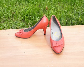 Vintage coral leather women pumps 90s shoes high heel pink footwear Size EU 39 made in Riga