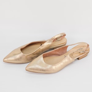Vintage Tamaris Leather Slingback Flats: Sandy Gold Pointe Toe (EU 41 / US 9.5)