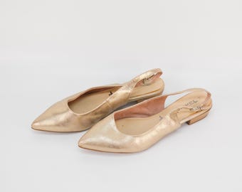Chaussures plates à bride arrière vintage en cuir Tamaris : bout pointu couleur sable (UE 41 / US 9,5)