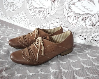 Cappuccino Leather Oxford Shoes: Women's Wingtip Lace-Up Flats (Size 36 EU)