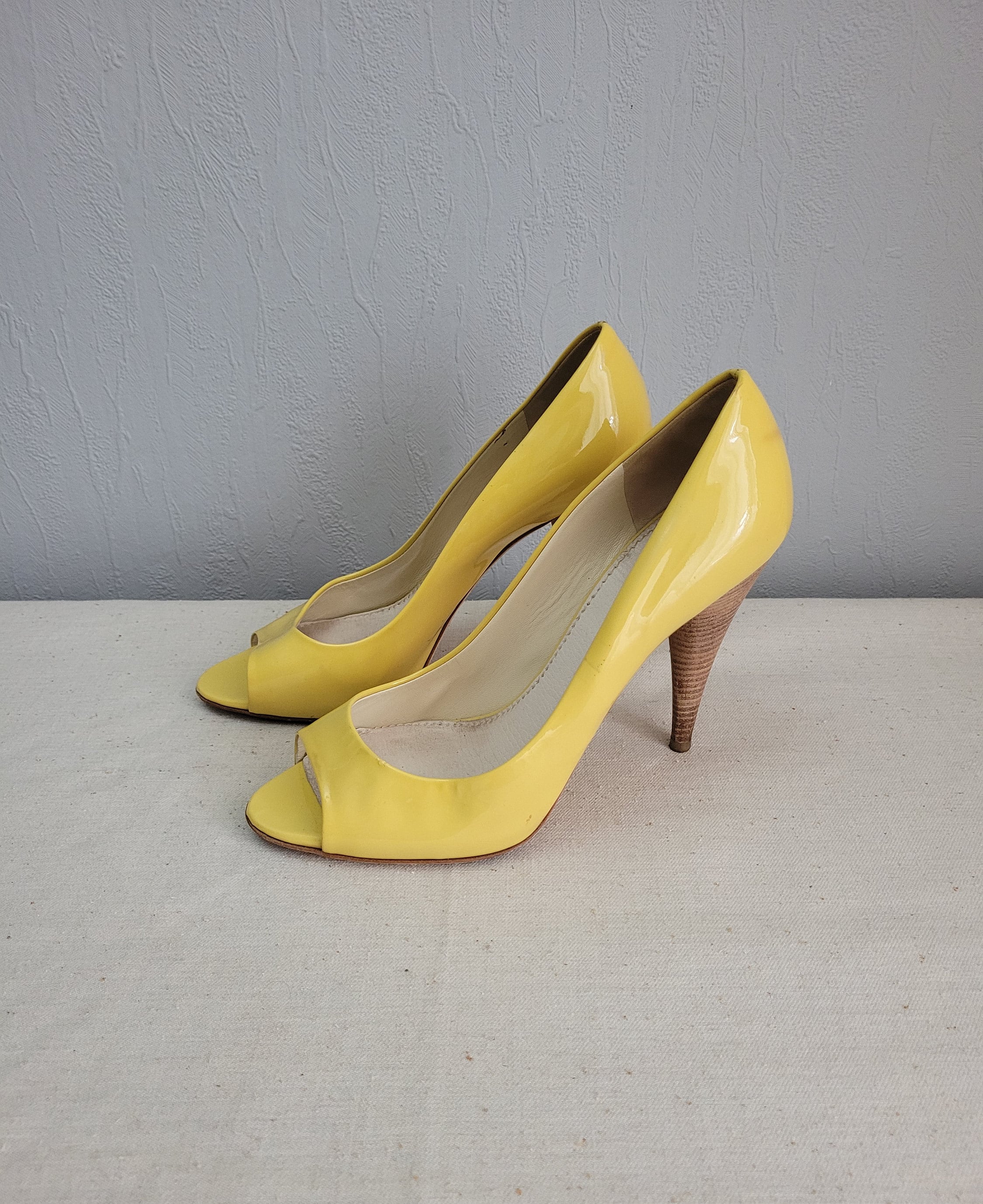 Vintage Lemon Yellow Patent Leather High Stiletto Heel Peep Toe Women Pumps Shoes / Size EU 39 1/2 Miu Miu / Made in Italy - Etsy Vintage Lemon Yellow Patent Leather High Stiletto Heel Peep Toe Women Pumps Shoes / Size EU 39 1/2 Miu Miu / Made in Italy - Etsy