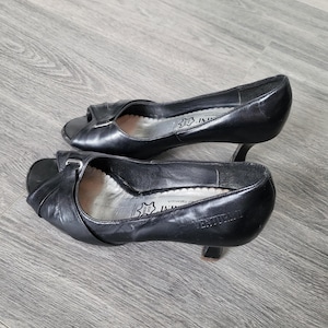 Vintage Italian Leather Stiletto Sandals: Women&#39;s Black Peep Toe Pumps - Size 38EU/7US