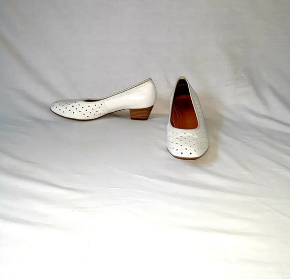 vintage perforated women white shoes loafers size