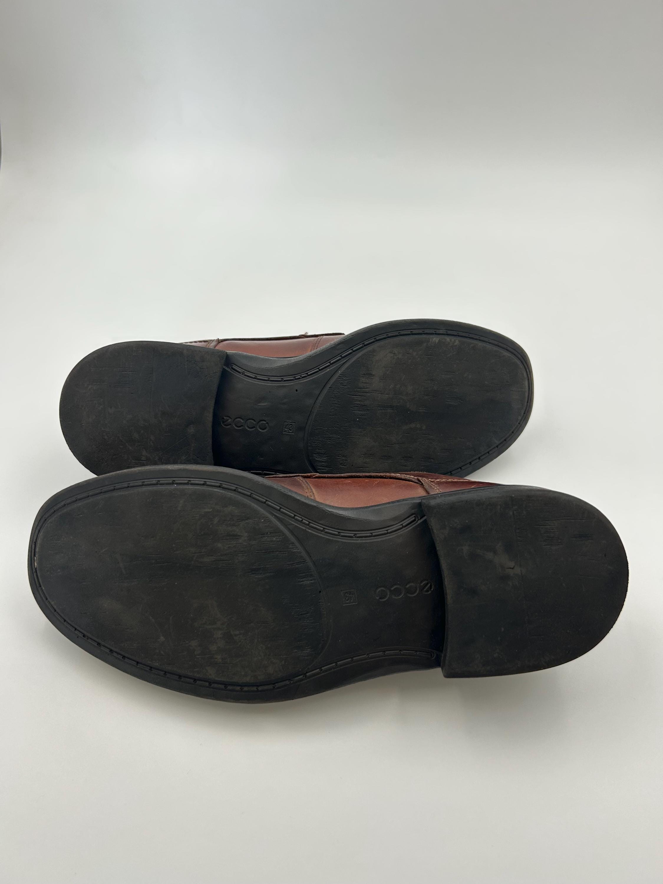 Vintage Leather Oxford Shoes: Brown Lace up Ecco Footwear  display picture 3