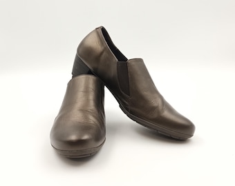 Vintage Brown Leather Loafers: Block Heel Pumps, Size 9US