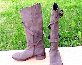 vintage gray women leather knee boots tanker buckle straps size EU 36 flat heel footwear
