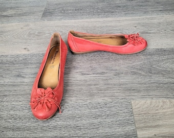 red leather flat women shoes / flats buckle loafers / Women Size EU 38 / Germany floral footwear