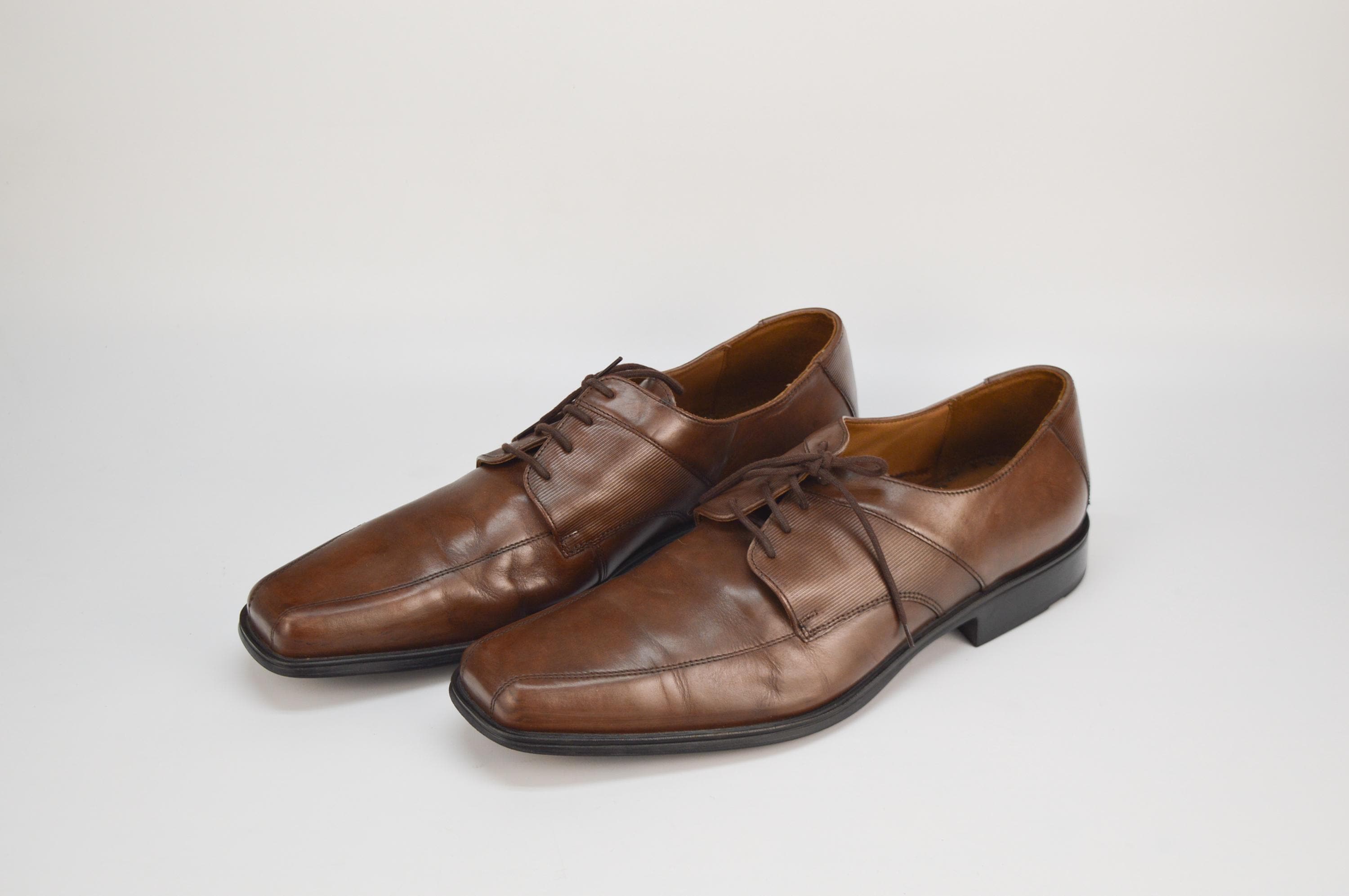 black vs brown dress shoes Johnston & Murphy Men's Ellsworth Cap Toe Lace-Up Dress Shoe - Brown Italian Calfskin - Size 11.5 main image 0