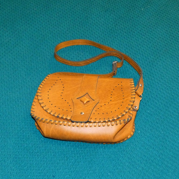 vintage foxy brown vegan leather shoulder bag 70s retro boho purse old bag