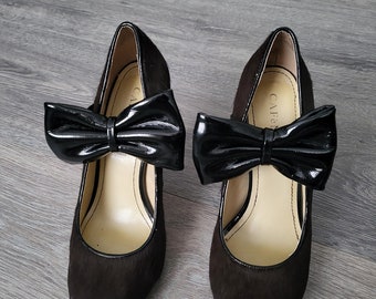 black fur pumps patent leather heels / shoes with bow tie / size 37 EU / women stiletto platform / Italian