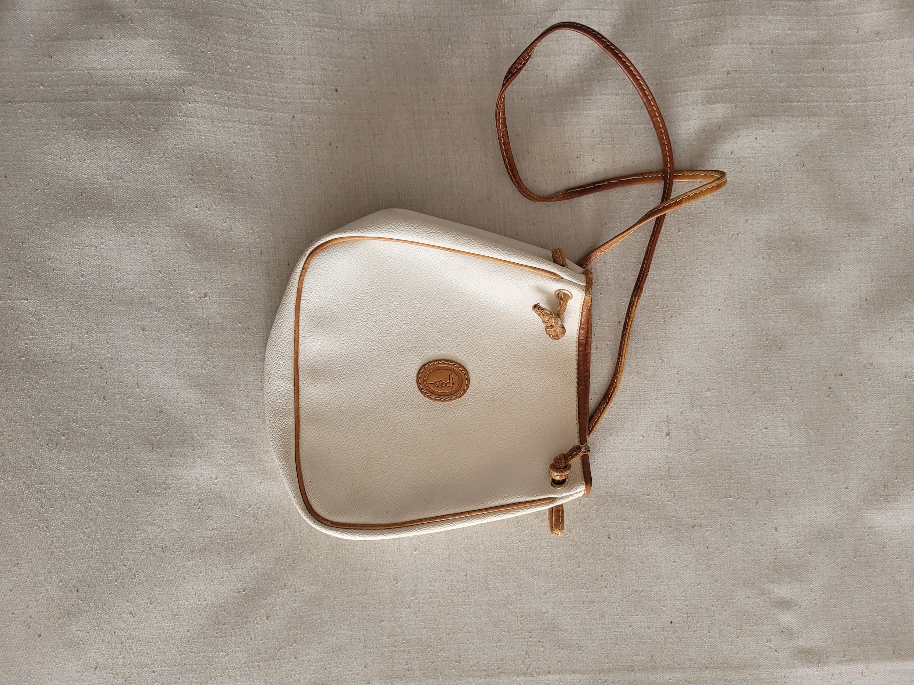 Borsa a tracolla per tutti i giorni, borsa a tracolla in pelle, borsa semicircolare, borsa da città da donna, borsa minimalista, regalo di Natale per lei, borsa media - Italia