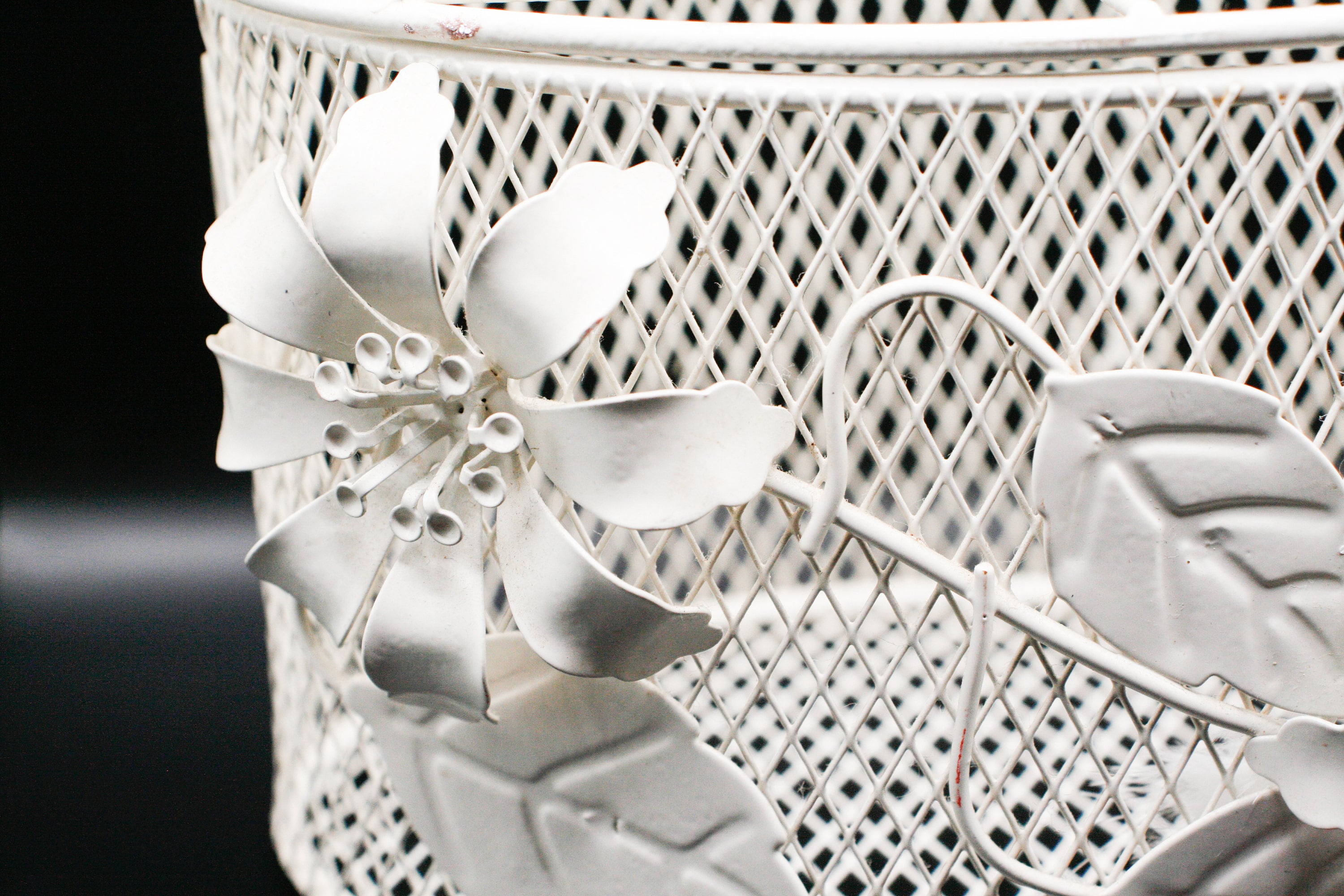 Wire Tableware Vintage Metal Wire Basket With Flowers in off White | Home Decor ...