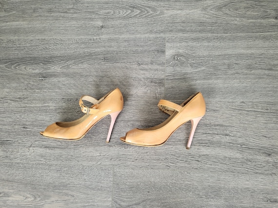 Vintage beige brown women peep toe sandals patent… - image 5