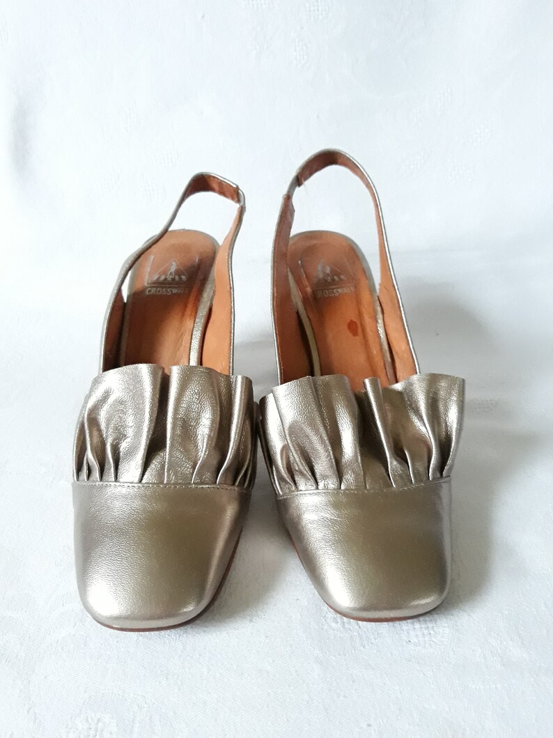 Vintage leather gold shoes square toe frontal flounce chunky heels sling back Women size 39 Made in Spain glamour festival footwear 90s