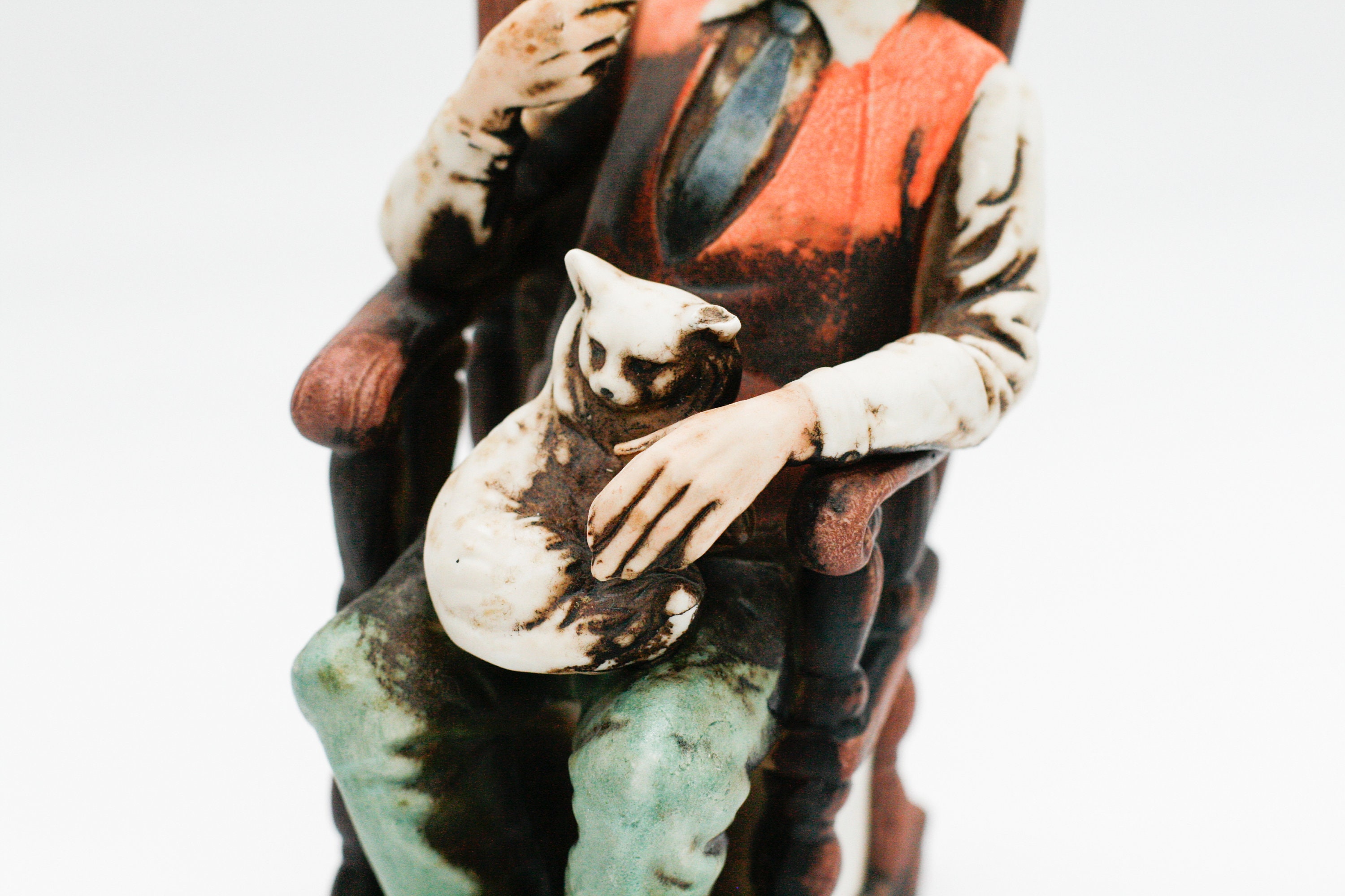 ヴィンテージ樹脂製陶器製ロッキングチェアに座るおじいさん / 大型