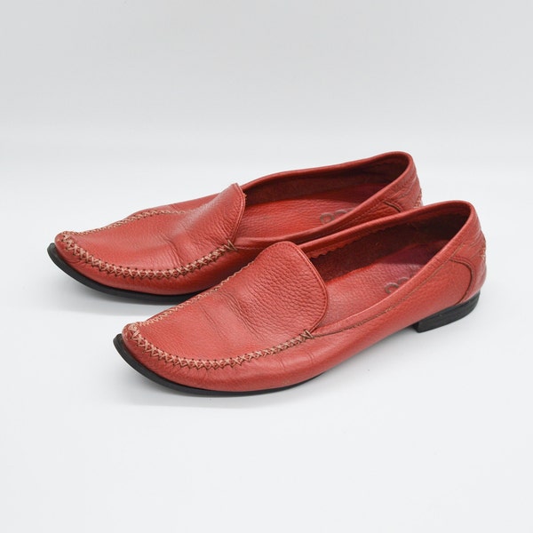 Vintage Leather Pointy Loafers in Red  | moccasin Pointy Toe Slip On Flat Shoes for Women | Size EU 37  Ecco