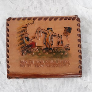 Cartera vintage marrón con herramientas / monedero letón de cuero grabado de los años 70 / monedero de regalo de boda