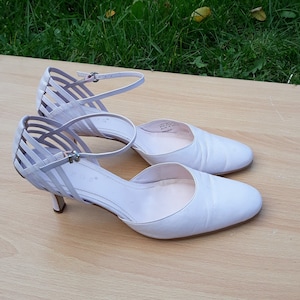 Vintage pale pink women Leather shoes heeled sandals size 40EU 8US / made in Brazil