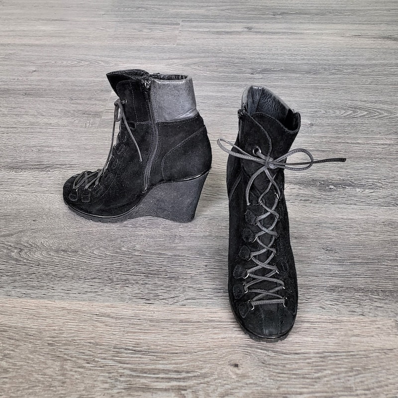 amwell slip resistant leather lace up boots