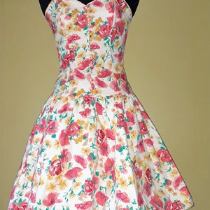 Vintage Mädchen Kleid Tutu handgemachte Perlen Knöpfe Sommer Blumen zeremoniell Rückenriemen XS Größe