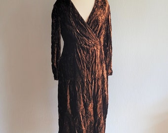 Vintage brown midi velvet dress M size/  women 70s retro clothing / V neck / made in Latvia