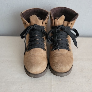 Vintage beige suede leather women lace flat ankle boots / size EU 38 / Landrover footwear