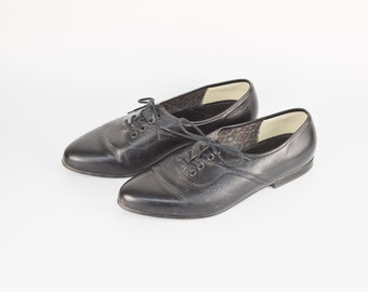 Zapatos Oxford de cuero con cordones en negro / Zapatos de vestir de tacón bajo plano con punta puntiaguda para hombre / Talla EU 42 / Will'it / Hecho en Finlandia