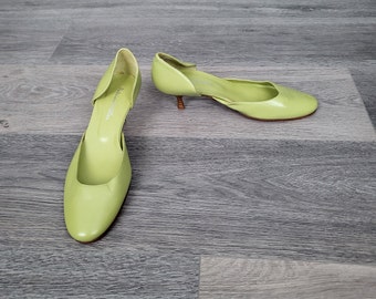 lime green genuine leather women pumps / slip on shoes with kitten heels Size EU 39 / European