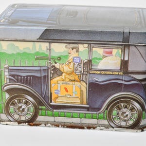 Boîte à bonbons en étain taxi londonien vintage | Rangement vide pour bibelots en métal avec couvercle par Bentley | Fabriqué en Angleterre