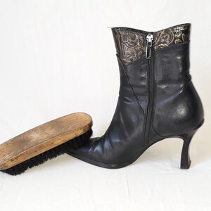 Vintage Shoe Cleaning brush wooden / made in England / Brushing retro Men boots Accessories / black manual bristle european wardrobe