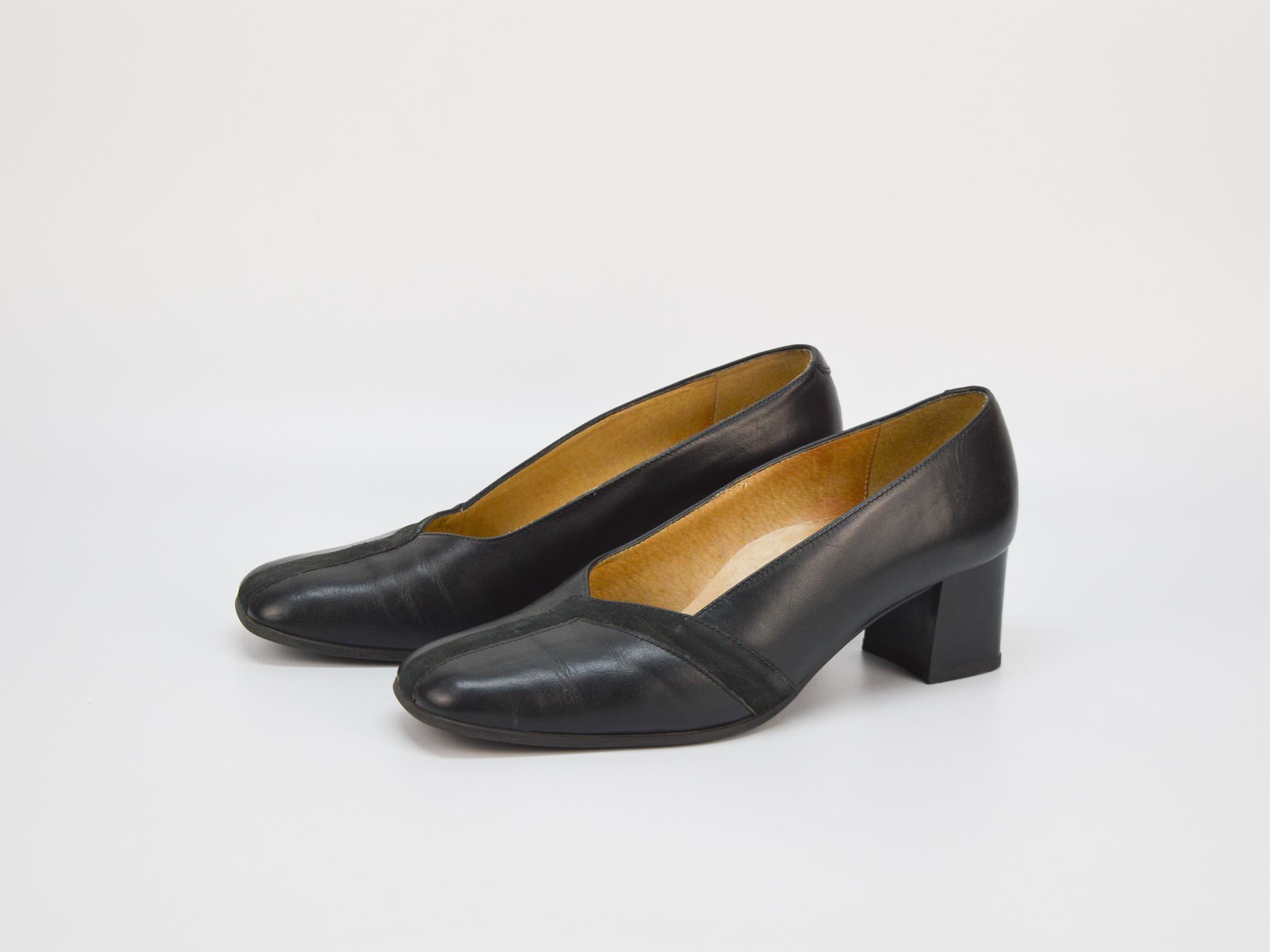 Vintage Leather Pumps in Black | Square Toe Mid Chunky Heel Vintage Leather Pumps in Black | Square Toe Mid Chunky Heel