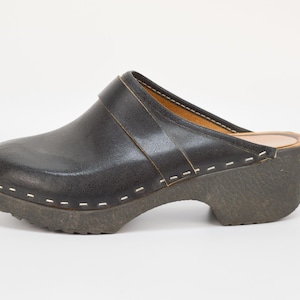 Vintage Leather Swedish women Clogs in Black | Wood and Rubber Sole Sandals Mules Round Toe Mid Chunky Heel Slip-On Shoes Size EU37 US6