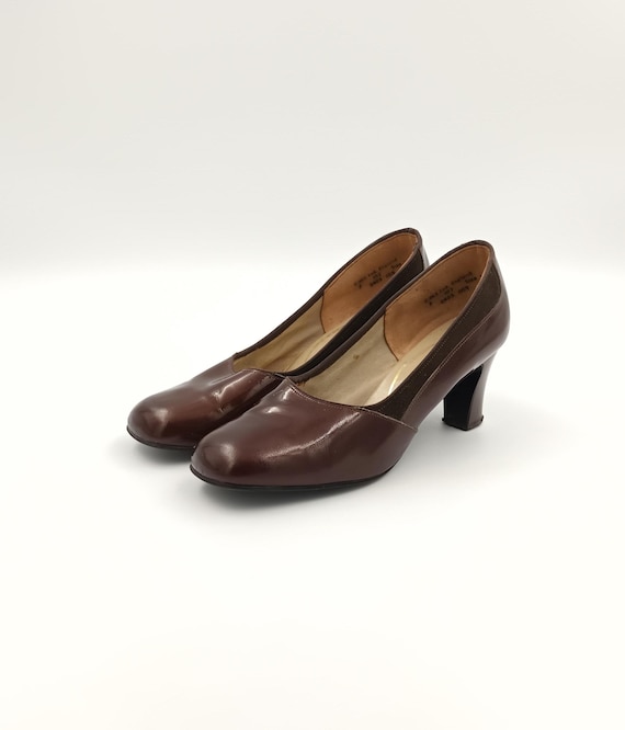 Escarpins vintage en cuir verni bordeaux brunâtre Chaussures à